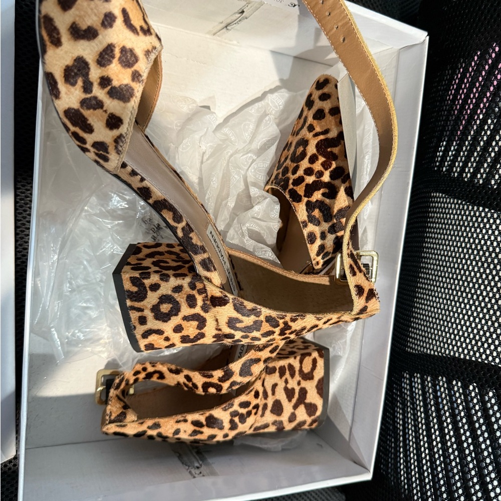 Steve Madden Brown Tan Heels